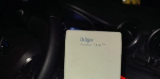 Un tânăr beat și fără permis s-a răsturnat cu mașina în șanț