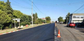 FOTO Lucrări de asfaltare pe arterele principale care traversează municipiul Adjud
