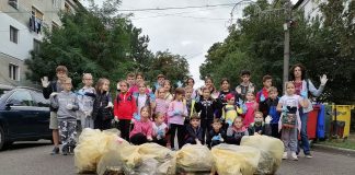 Mobilizare cu mic cu mare pentru curățenie, la Adjud