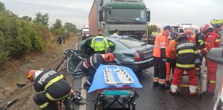 ISU Vrancea a intervenit pentru descarcerarea persoanei rănite în accidentul de la Dumbrăveni