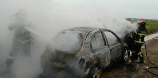 Dosar penal pentru distrugere, deschis în urma incendierii celor două mașini din Urechești