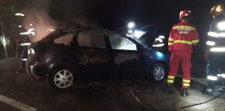 Intervenții ale pompierilor în prima zi de Crăciun: incendiu la o casă din Țifești și la motorul unei mașini pe E85