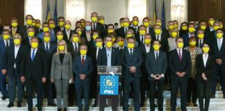 Liderii PNL Vrancea, în poza de grup alături de Ludovic Orban