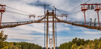 VIDEO-FOTO Imagini spectaculoase cu cel mai mare pod din România, ce se construiește la Brăila