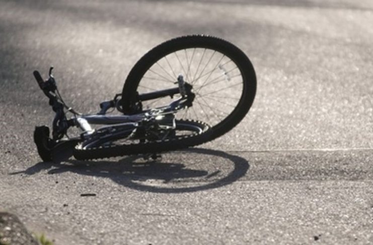 Biciclist mort după ce a fost izbit de o mașină