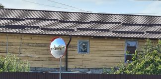 FOTO Măsură pentru siguranța traficului: oglindă montată pe E85, la Bizighești