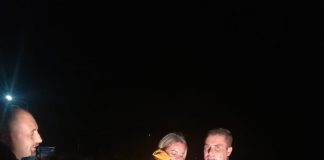 VIDEO Un pompier alpinist, salvatorul unei pisici căzute în fântână