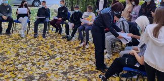 FOTO Polițiștii, acțiuni în școli pentru prevenirea răspândirii infectării cu virusul SARS – CoV-2