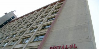 Focșăneancă de 17 ani, bolnavă de COVID-19, în stare gravă la spital, după ce a născut