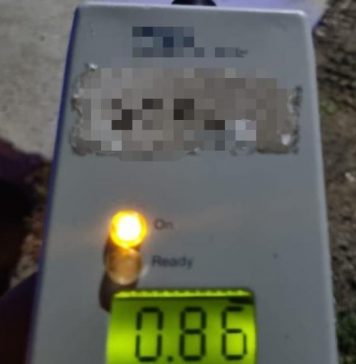 Un șofer beat, cu permisul suspendat, a intrat cu mașina într-un podeț