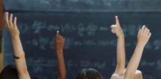 Anunțul oficial al ministrului Educației: Se renunță la mediile semestriale și la obligativitatea susținerii tezelor