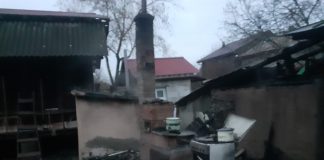 FOTO Două gospodării, afectate în urma unui incendiu la Lespezi