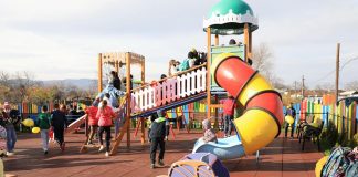 FOTO Două locuri de joacă pentru copii, inaugurate astăzi în comuna Bolotești