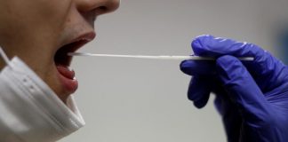 Pe 2 decembrie se vor efectua primele teste rapide de salivă în rândul elevilor