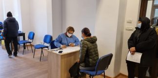 Nici măcar 100 de vrânceni nu se mai vaccinează pe zi cu prima doză de ser