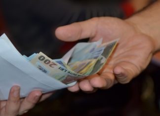 Sondaj eJobs: 9 din 10 angajatori vor acorda beneficii de Crăciun angajaților. Cei mai mulți vor primi prime în bani, petrecere de final de an cu echipa și vouchere cadou