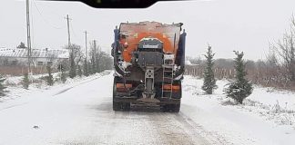 Drumurile județene vor fi deszăpezite în această iarnă cu circa 900.000 de euro