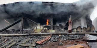 FOTO Gospodărie din Jariștea, cuprinsă de flăcări