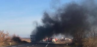 ULTIMA ORĂ Tir în flăcări, pe E85, între Golești și Urechești