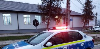 Polițiștii vrânceni au fost mesagerii lui Moș Crăciun pentru copiii și bătrânii din satele risipite de la munte