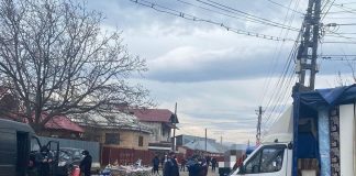 Controale în piața și oborul din Adjud. Polițiștii au dat amenzi de peste 8.000 de lei