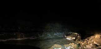 S-au împotmolit cu mașina în pădure, în Ajunul Crăciunului