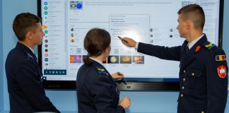Absolvenții clasei a opta sunt așteptați să se înscrie la colegiile militare