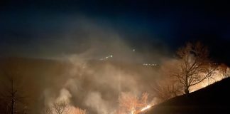 Foc la Dumitrești. Au ars 10 hectare de vegetație uscată