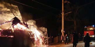 FOTO-VIDEO Un nou incendiu la Dumitrești. Localnicii și pompierii militari au intervenit la timp