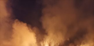 35 ha vegetație uscată mistuite de flăcări la Răstoaca și Odobești. Pompierii atrag atenția asupra incendierii miriștilor