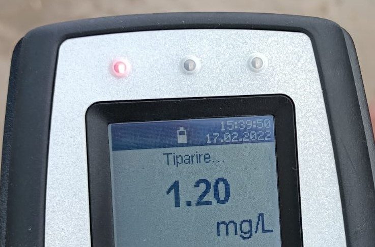 Tânăr depistat beat la volan