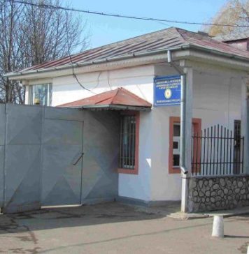 Focșănean condamnat la închisoare, pentru viol, dus de polițiști la penitenciar