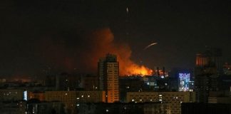 Războiul din Ucraina: Kievul a mai rezistat o noapte/ Explozii în marile orașe ucrainene, aflate sub asaltul rușilor/ Cresc sancțiunile împotriva Rusiei