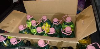 Disperare, chibzuință, isterie, prostie? Oamenii fac provizii de benzină la pet