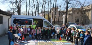 FOTO Ziua Poliției Române, sărbătorită în avans cu sute de copii, la IPJ Vrancea