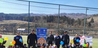 VIDEO-FOTO Polițiștii desfășoară activități interactive cu elevii pentru a marca Ziua Poliției Române