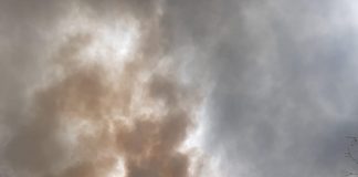 Casă în flăcări la Tătăranu. O femeie a suferit atac de panică