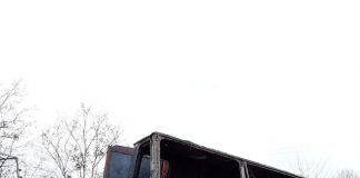 Camioane cuprinse de flăcări, azi noapte, la Adjud