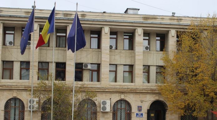 Tribunalul Vrancea suspendă reducerile de personal din administrația publică