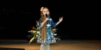 Micuța cântăreață Bernice Vasiliu, medaliată la un concurs național desfășurat la Brăila