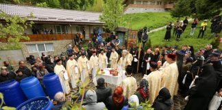 Arhiepiscopul Ciprian, la hramul Mănăstirii Dălhăuți