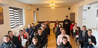 Protoieria Focșani II și Asociația Femeilor Ortodoxe au adus bucurie, înainte de Paști, în sufletele a 20 de copii și tineri din Vrancea