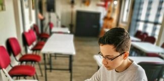 Un elev al Școlii Populare de Artă Focșani participă la un concurs național organizat la Buzău