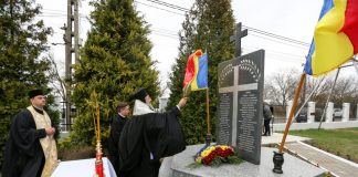 FOTO Monument dedicat eroilor neamului, la Mirceștii Noi, sfințit de arhiepiscopul Ciprian