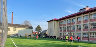 FOTO Teren de sport multifuncțional, inaugurat la Dumitrești