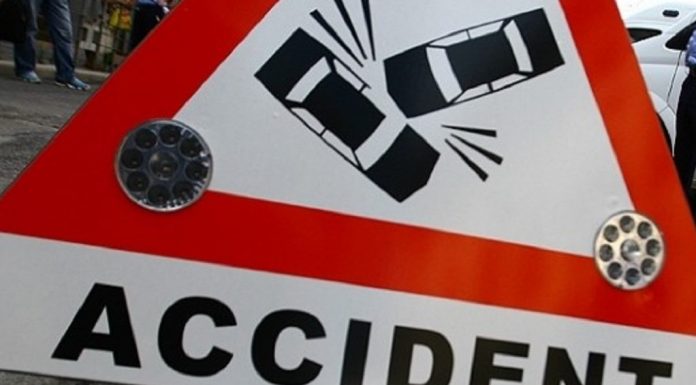 Două mașini s-au ciocnit pe E85, la Haret