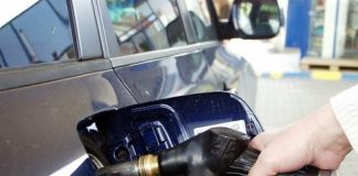 Oficial: Guvernul a adoptat OUG privind compensarea prețurilor la carburanți/ De la noapte ar trebui ca benzina și motorina să fie puțin mai ieftine