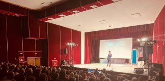 Prima ediție a Festivalului ”Ion Dichiseanu”, un succes/ Peste 1.500 de spectatori, zeci de evenimente și întâlniri cu artiști români la Adjud