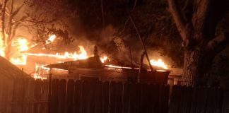 FOTO Două gospodării din Țifești, afectate de incendii