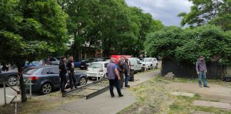 FOTO Panoul ”buclucaș” de pe trotuar a fost demontat